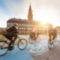 Regeringens afgiftslettelse på strøm gavner også dem med varmepumpe