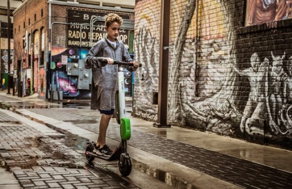 Gå på opdagelse i storbyen med en Tier Scooter